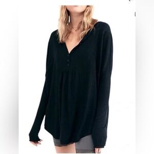 We The Free Womens Leo Henley Long Sleeve V Neck Gathered back